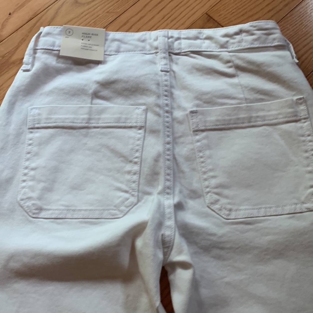 New Universal Threads High Rise Flare size 2 - Picture 7 of 9